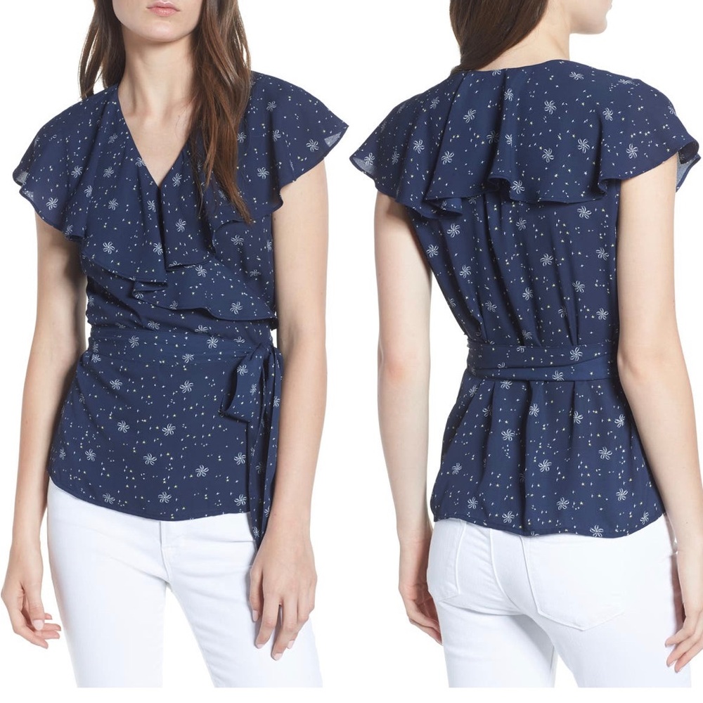 Women’s wrap top, size small, great condition.